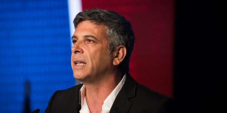 עושה צהריים: עופר חדד לא ייתן לכם לתייג אותו