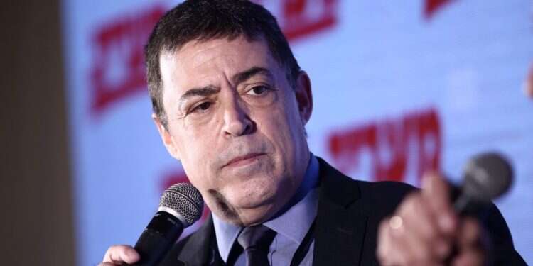 אחראי האינטרנט: כך הפך יבגני זרובינסקי לאושיית רשת