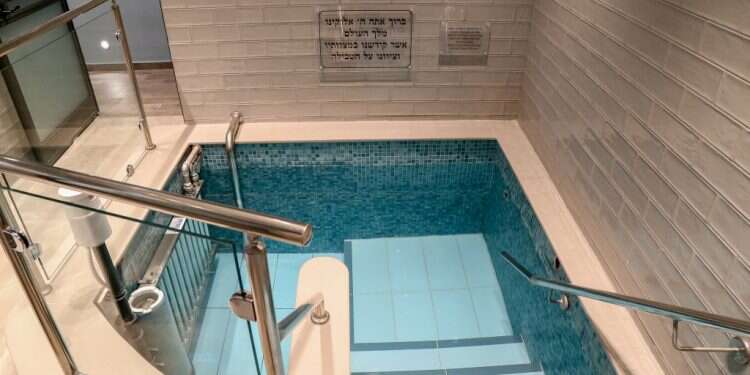 מקווה באפרת. צילום: גרשון אלניסון, פלאש 90 נשות ההלכה שנותנות מענה לשאלות הרגישות ביותר