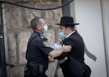 הנחיות הקורונה נתפסות כאיום קיומי בקהילה החרדית