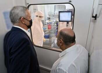 האם המכון הביולוגי והעומד בראשו יובילו למציאת חיסון?