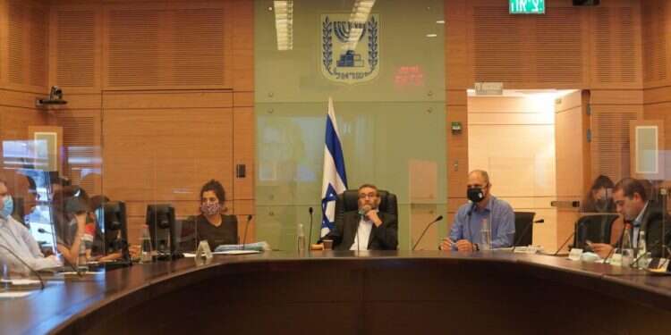 ועדת הכספים. צילום: דוברות הכנסת, שמוליק גרוסמן "שיעבדו בשבת": סמוטריץ' זעם בוועדת הכספים על סחבת פקידותית