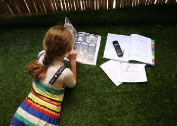 "מי אחראי לבנות שמסתובבות ברחובות?": אימהות חרדיות משתפות