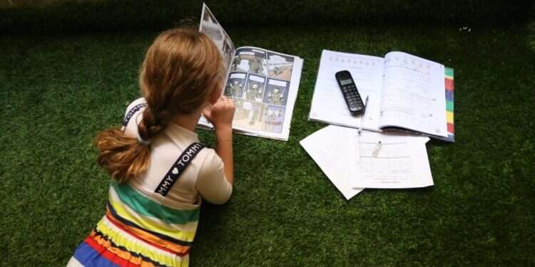 "מי אחראי לבנות שמסתובבות ברחובות?": אימהות חרדיות משתפות