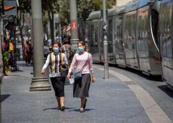 "מי אחראי לבנות שמסתובבות ברחובות?": אימהות חרדיות משתפות