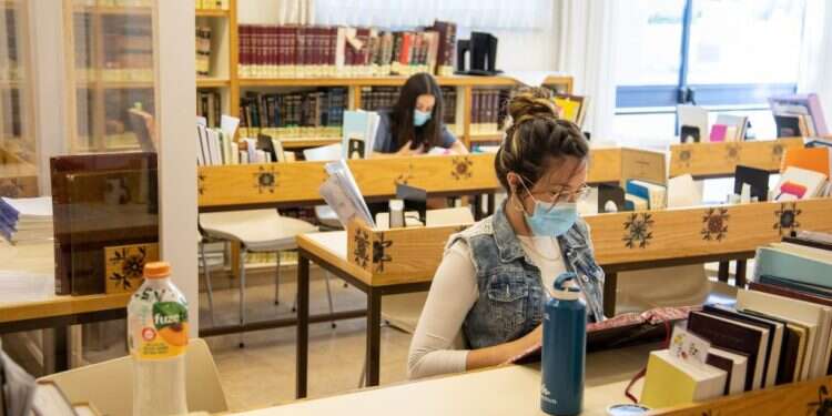 נשות ההלכה שנותנות מענה לשאלות הרגישות ביותר