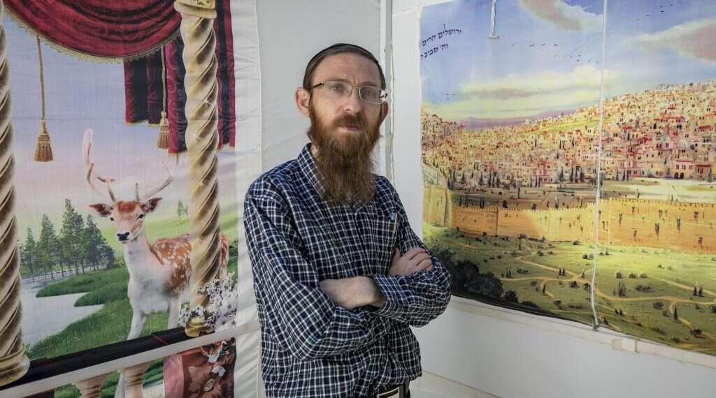 הפרופסור למתמטיקה שמתחזה להאקר ומגדל עשרה ילדים