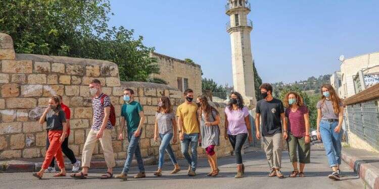 הצעירים שעוברים לחודש לגור באבו גוש