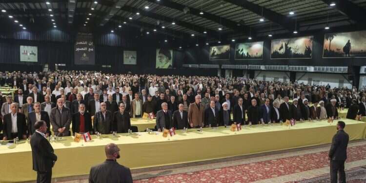 מדינת כל עדותיה: הפוליטיקה הסבוכה מאחורי שקיעת לבנון