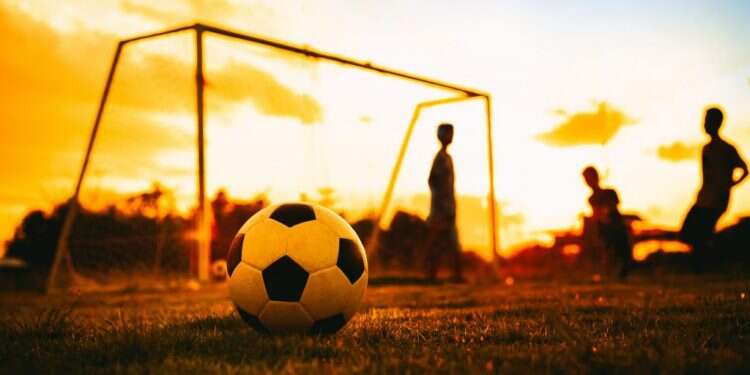 משחקים 90 דקות: כדורגל ספרותי בניחוח צרפתי