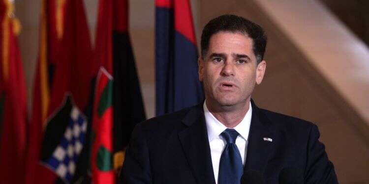 "התמיכה אפשרה לפולארד לסיים את המגבלות אדם שלם יותר"