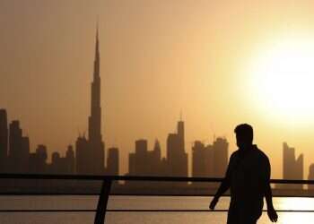 רכבי יוקרה ועסקי נדל"ן: בדובאי מתכוננים למבקר הישראלי