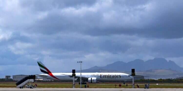 טיסה אמירותית, אילוסטרציה. צילום: EPA "הוכחנו שהכול אפשרי": טיסה מסחרית ראשונה יצאה מישראל לדובאי