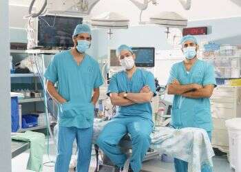 הבניין בנהריה שהפך לקומונה של רופאים צרפתים