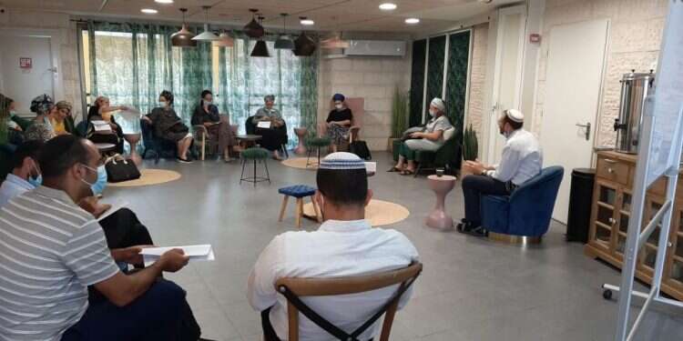 עם הפנים אל המחר: בעיות החינוך של ימינו