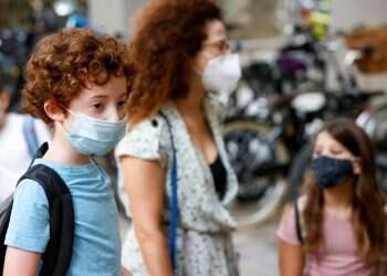 מומחי בריאות מתריעים: לא לוותר על מסכות בבתי הספר