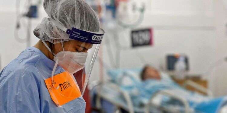 רופאים בכירים במגזר הערבי: "הפסיקו את החגיגות ההמוניות"‎