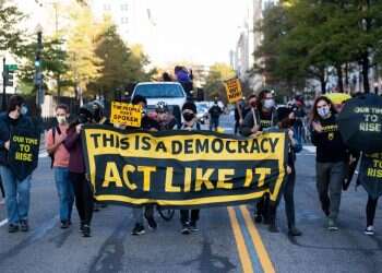 מתח ברחובות הבירה: פעילי שמאל סובבים את הבית הלבן