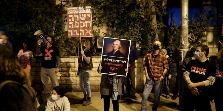 משחיזים מילים: השיח המפריד בעם הולך ומחריף