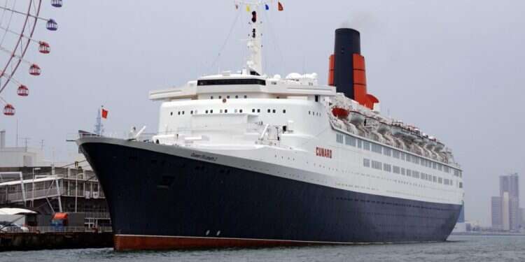 מלון, מקווה ומסעדות: הצצה למרכז היהודי הצף בדובאי