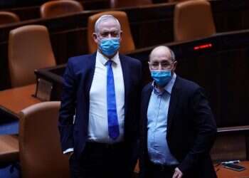 למרות ניסיונות ההידברות, הסדקים בכחול לבן מעמיקים