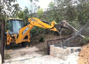 המנהל האזרחי הרס בנייה בלתי חוקית ערבית בחאן א-לובן