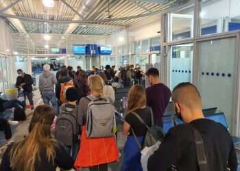סגר ביוון: רכבת אווירית להשבת אלפי ישראלים מהמדינה הנצבעת אדום