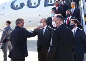 בוקר של שלום: המשלחת הבחריינית הראשונה נחתה בישראל