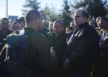 נורת אזהרה: הצבא חתר תחת החלטות הדרג המדיני