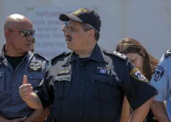 ממרתפי השב"כ ליקיר השמאל: רוני אלשיך, דיוקן עצמי