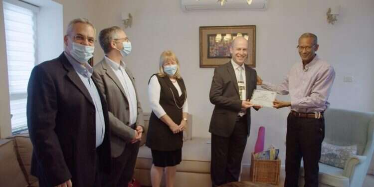 מימין: הרב ד שומרים על הארגון: לא צריך גימיקים בשביל לפתח חוסן