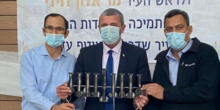 האם רפי פרץ מעביר את השרביט?