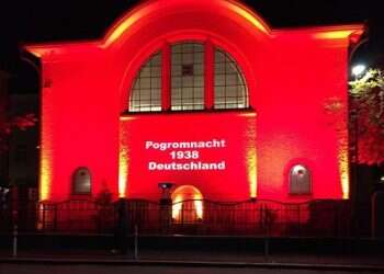 בתי כנסת ברחבי העולם יוארו לזכר ליל הבדולח