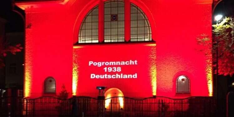 בית כנסת בשוויץ, נובמבר 2019. צילום: דוברות הקיבוץ הדתי בתי כנסת ברחבי העולם יוארו לזכר ליל הבדולח