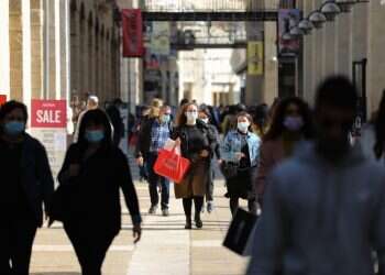 למרות בשורת החיסונים למומחים יש תרחישי אימים