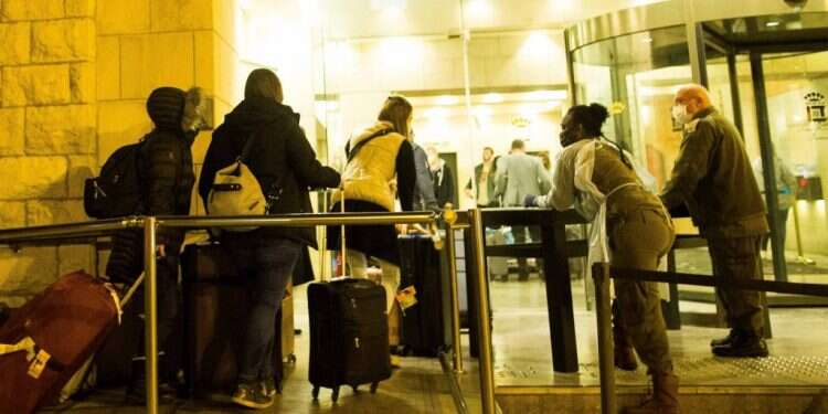 מאמץ לבלום את התפרצות הזן החדש: יוקשחו התנאים לשחרור מבידוד