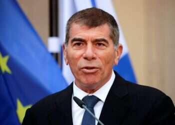 "לוקח פסק זמן ושוקל את המשך דרכי": אשכנזי עוזב את גנץ