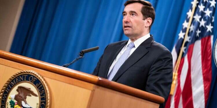 עוזר התובע הכללי גון דמרס. צילום: AFP שישה מדענים סינים נחשדים בריגול בארה"ב