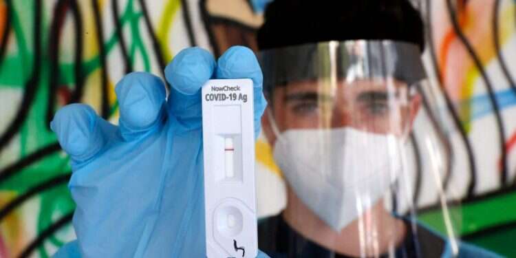 "להקדים תרופה למכה": בטייבה בודקים תלמידים בכניסה לביה"ס