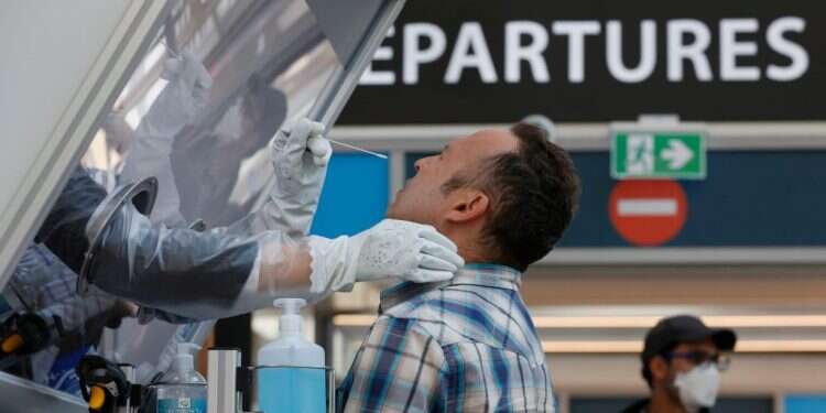 תחקיר: כך החמיצה ישראל הזדמנות לנצח את הקורונה