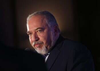 ליברמן: "נתניהו לא שייך לגוש הימין, אין לו קשר אליו"