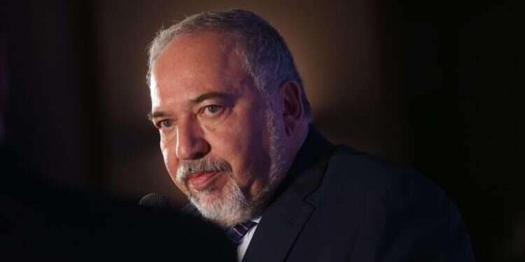 ליברמן: "נתניהו לא שייך לגוש הימין, אין לו קשר אליו"