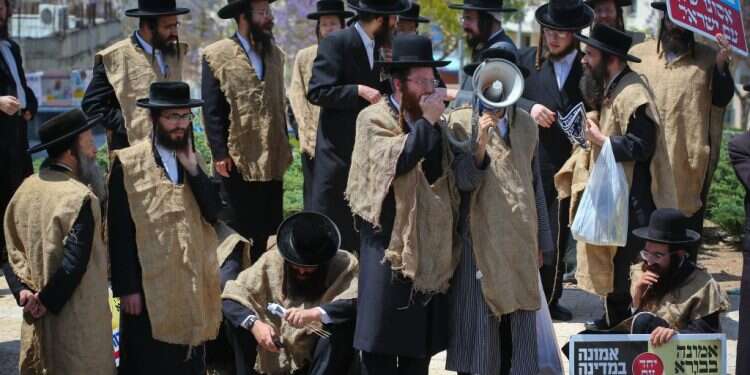 ליבו במזרח: רומן ביוגרפי חוצה יבשות