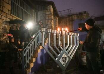 מדוע החנוכיות של חב"ד מעוצבות אחרת