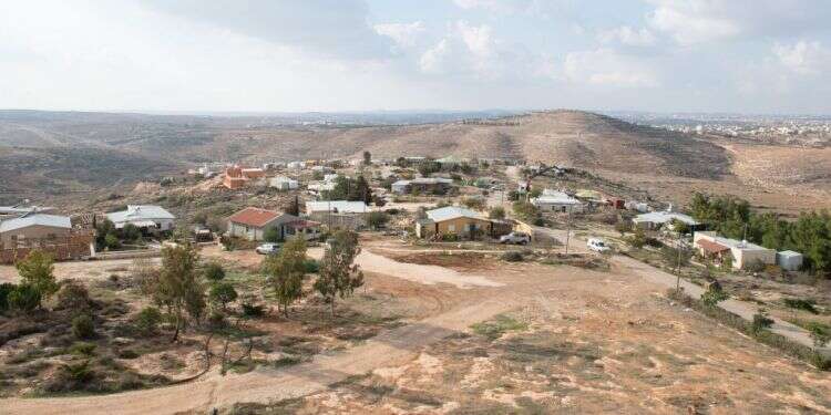 ההתיישבות הצעירה בדרום הר חברון. צילום: שריה דיאמנט בנחישות וברגישות: צריך להגיע לעוד הישגים מול טראמפ, אך בזהירות