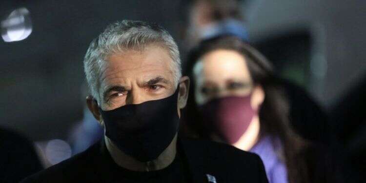 קורבן ריאליטי. יאיר לפיד צילום: קוקו פוליטיקאי במסכה: על תופעת הריאלטי בפוליטיקה שפגעה בלפיד