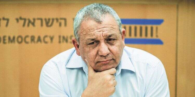 צריך מישהו שיפיח רוח חיים בשמאל. צילום: אורן בן חקון השטיק האחרון של נתניהו שיעלה לימין ביוקר