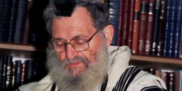 הרב נריה לימד תורה עם סנדלים