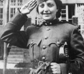 אוצר היסטורי: פריטים מעזבונה של חנה סנש הועברו לספרייה הלאומית