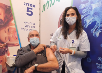 בני בן־מובחר מקבל חיסון לקורונה הרשת סוערת: האם ראש המועצה העמיד פנים שהתחסן?